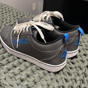 Heelys Gray Skate Shoes with Blue Accents